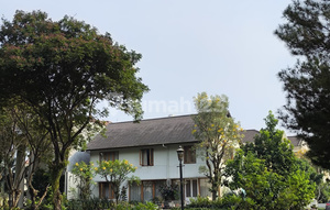 Rumah Mewah Asri Bagus Dpt Fasum Taman Luas BSD