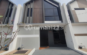 2-Story House Ready Stock Near Lippo Karawaci Area