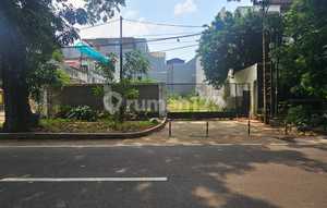 Dijual Tanah Kosong di Jl Panglima Polim Luas 335M (Luas Real 370N2) Jalan Sangat Lebar