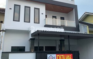 Rumah Mewah 2 LT Nyaman Perumahan Fajar Indah Kra