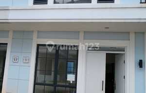 For Quick Sale! Lavon 2 Montana Luxury House 3 Floors Double Decker Negotiable Price