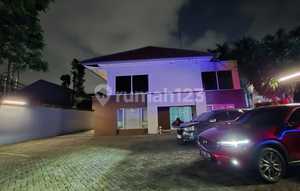 Menteng Proclamation Clinic Showroom Office Building