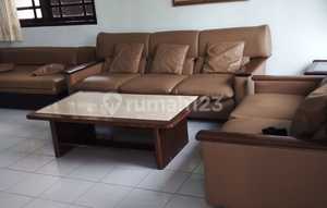 Villa Megah Green Hills Segar Sejuk Luass dan Dekat Mall