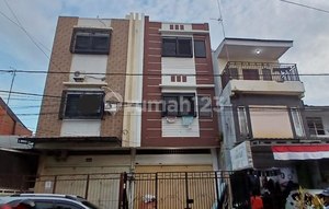 Disewakan Ruko 3 lantai di Jalan Onta Lama