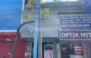 FOR RENT: JENDRAL SUDIRMAN STREET SHOPHOUSE IN PALEMBANG – Next to Optik Mitra