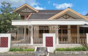 HOOK READY-TO-OCCUPY HOUSE FOR RENT IN POLIGON COMPLEX, PALEMBANG