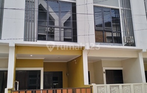 2-Story Boarding House in UPN Campus Residential Area, Eligible for Mortgage