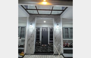 Darmo Sentosa Raya New Renovated Semi-Furnished House - Slightly Negotiable