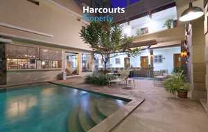 Strategic hotel for sale in Cipete area.