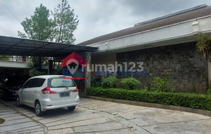 Rumah di Pusat Kota Kediri Full Furnished Ada Kolam Renang
