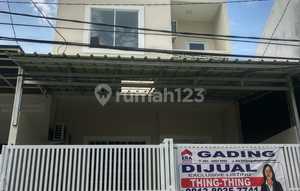 FOR SALE FAST !! Ready-to-Occupy Minimalist House 6 x 15 in Kelapa Hybrida, Negotiable