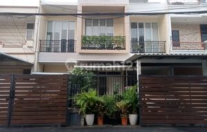 For Sale Quick !! Nice Ready-to-Occupy House 9x20 3Mbl Road in Gading Kirana, Negotiable
