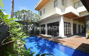 Family-Friendly Home for Rent with Garden in a Peaceful Neighborhood of Gunung Salak, Close to Schools and Daily Amenities. | AR 177