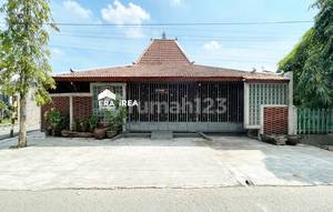 Dijual Ruang Usaha Hook di Solo Dekat Luwes Nusukan