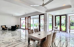 Beautiful Luxury House, Well Maintaned, Clean, 7 Rooms, Suitable for Expat, Location near Hero Kemang