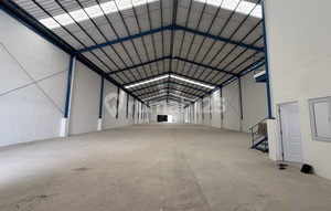 Factory for Rent Building 1368 Land 1710 Backyard Length 8 Meters Jl Trembesi Delta Silicon Lippo Cikarang