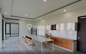 Jarang Ada! Rumah Baru dan Mewah Golf Island Dago Pakar - View Bandung, Siap Huni!