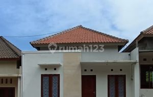 !! New House, Cheap, Free Fees (5 Million All In), Can be Kpr. Strategic Location Near the Beach in Tabanan Bali. Come on, When Else Can You Have a House in Bali While Healing !!