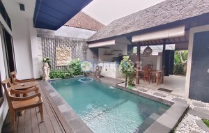 Comfortable & Modern Villa with Private Swimming Pool | 2 BR in Kerobokan Land Area 150 M2