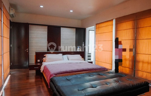 For Rent / For Sale Fully Furnished House in Kelapa Gading 10x22, 4+1 Bedrooms