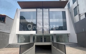 Promo! Dijual Gedung Komersial Duren Sawit Lokasi Menguntungkan