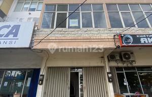 Zero Row Shop House, Wide Parking Road, Mayjen Sungkono