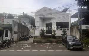 Commercial Property in Kebayoran Baru, Central Gandaria Street 2. Suitable for Cafe/Restaurant/Office, Land Area 293m2, Cheap 12.5 Billion Slightly Negotiable.