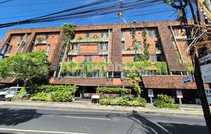 Bangunan Hotel Bali.5 Lantai Bintang 4 di Seminyak Kuta LT 2.210M2 Murah Hanya 83Mly