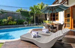 Menakjubkan 4 Kamar Tidur Villa Dekat Pantai Melasti, Ungasan