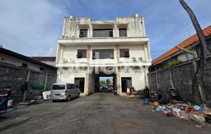 STRATEGIC OFFICE BUILDING IN RAYA KUTA BADUNG, BALI