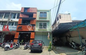 Dibawah Nilai Appraisal, Murah! Ruko 3,5Lantai Siap Huni Cocok untuk Usaha dan Kantor di Sayap Riau Dekat Dago, Kota Bandung