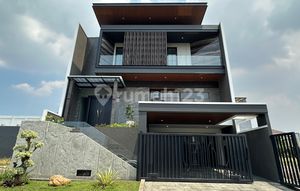Modern Minimalist New House in Citraland Near Pakuwon and Graha
