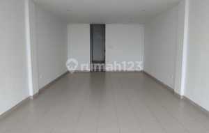 3-Storey Ruko with Spacious Parking, Tidy and Clean, Suitable for Large Office Warehouse, Ready to Use