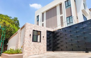 Rumah Kosan Dijual di Karawang, Kost Aktif 68 Kamar Dekat Alun-Alun
