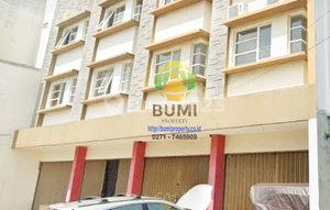 Cheap 3-Storey Shophouse in the Center of Solo City