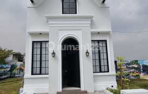 Diana Type 1.5-Story House in Mansion Nine, Lakarsantri - Surabaya