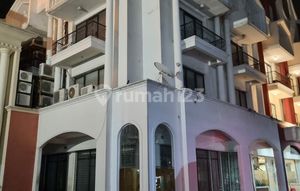 Ruko Menghadap Jalan Mayjen Sungkono