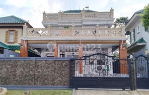 Selling at a Loss: 3-Story Villa in Puncak Resort with Granite Floor Renovation