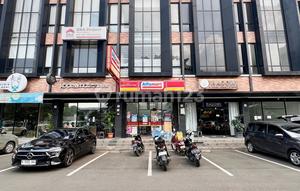 Auto Cuan Paling Murah ! Barang Langka Hadap Jalan! Ruko Victoria Lane - Alam Sutera