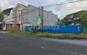Special Land on the Side of the Main Road Ready to Build Shophouse or Business Space in Solo Baru