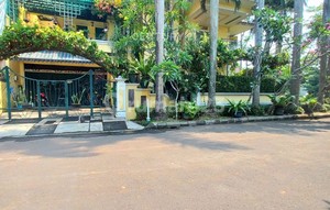 Hook House Wide In Bintaro Jaya Sector 9  7129