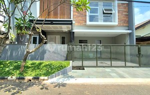 A Nice Ready-to-Occupy House Located in Bintaro Sector 9 - 9461