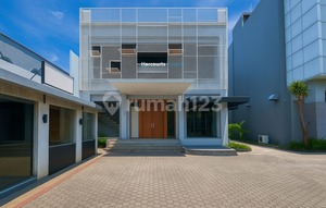 FOR RENT! Beautiful Mini Building in Kemang Area, suitable for Cafe, Clinic, Office