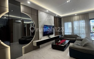 New Super Luxurious House for Sale in Garden House PIK. Size 8x17m, 3 floors.