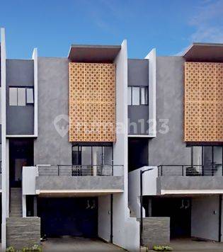 Luxe Court Permata Hijau