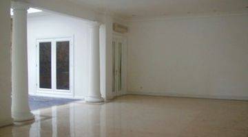 Gambar 4 Classics Style, Prime Area, Nice Garden And Pool, Close To Sudirman