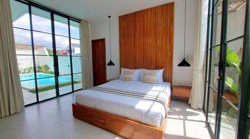 Gambar 2 Freehold - Luxurious Oasis in Canggu 5-Bedroom Villa with Rooftop Terrace and Pool