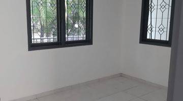 Gambar 3 Rumah 4 Kamar 2 Lantai Di Tanjung Duren