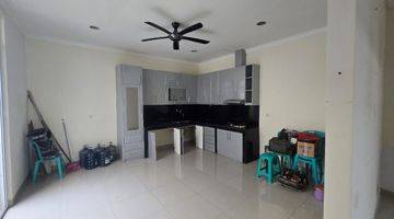 Gambar 3 Rumah Green Lake City Cluster Amerika Latin 8x18 SHM Hadap Utara