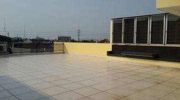 Gambar 1 Rumah Green Ville 12x22 3,5 Lantai Furnished SHM Jakarta Barat